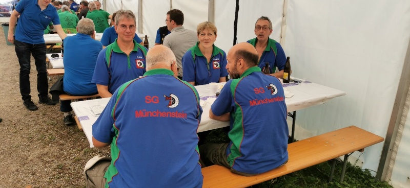 Unsere Münchensteiner Gruppenschützen Frédy, Daniela, Cyrill….